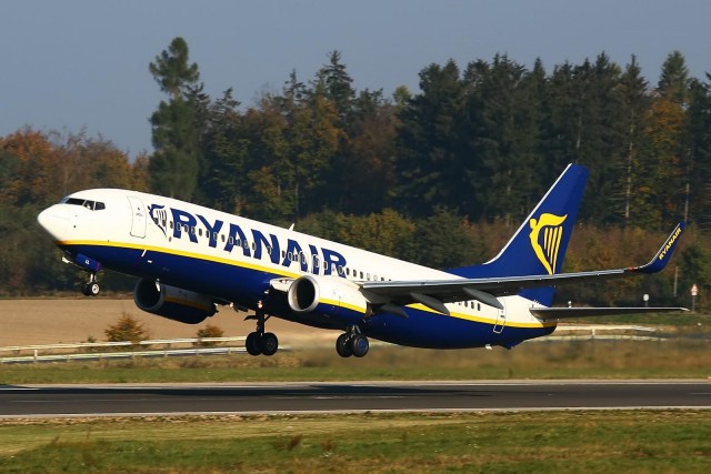 Пилот Ryanair показал, что происходит в кабине пилота при сложной посадке