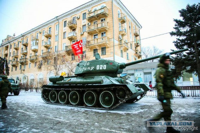 Военный парад в честь 75-летия Сталинградской победы в Волгограде