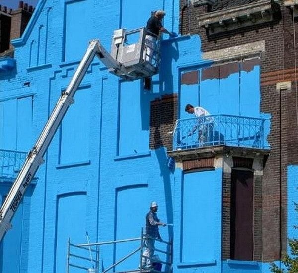 Некуда было девать краску