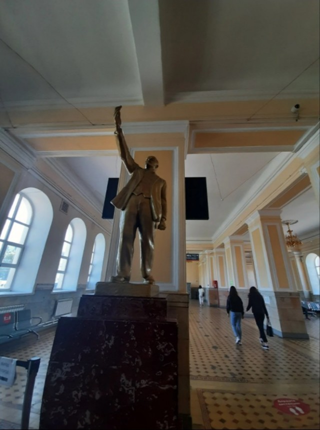Выжить в дополнительном поезде на юг