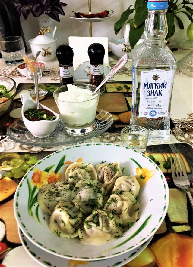 Домашние девочки, как домашние пельмешки, только вкуснее.