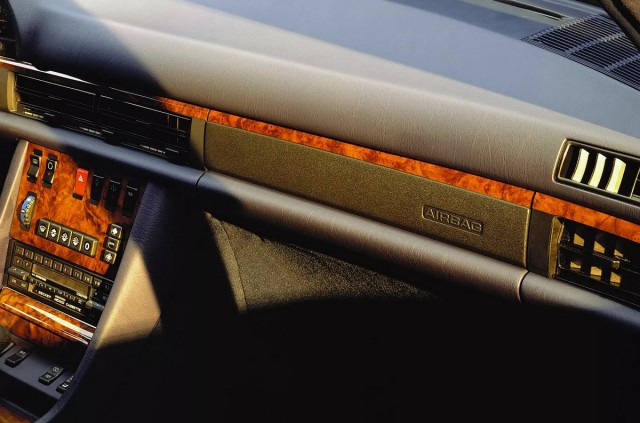 45 лет Mercedes-Benz W126
