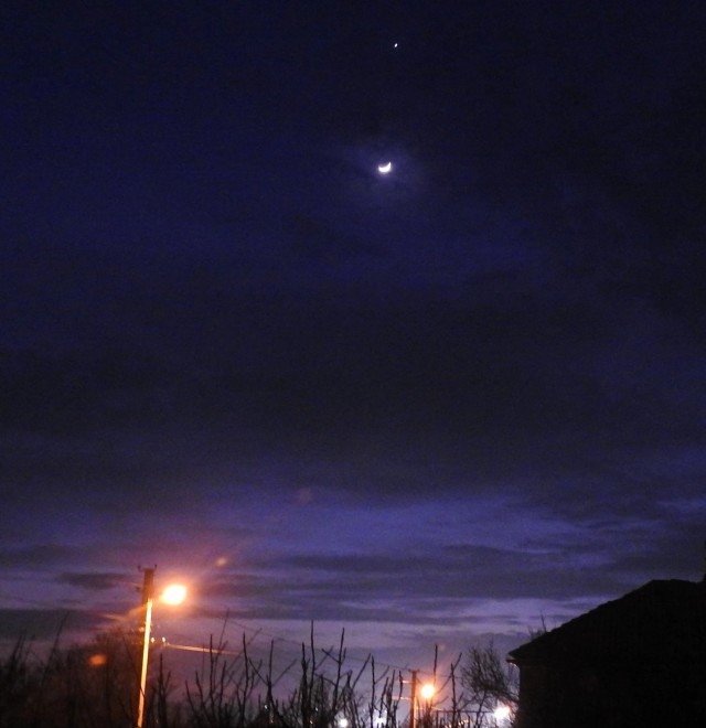 Тоскливо когда ты не дома.