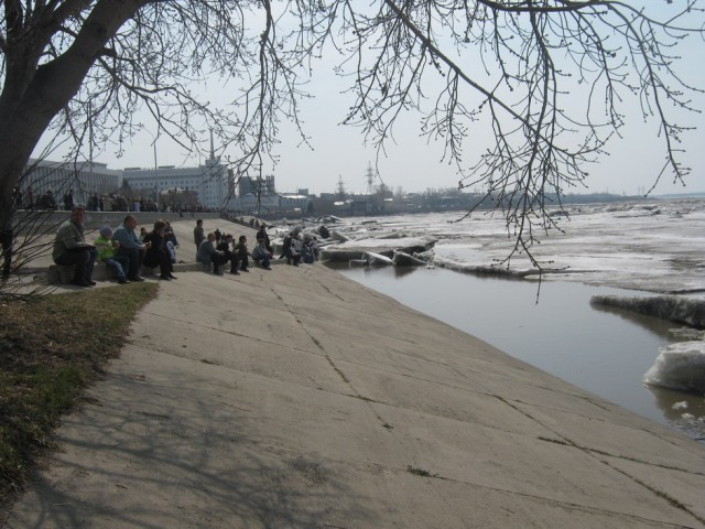 Ледоход на реке Томь