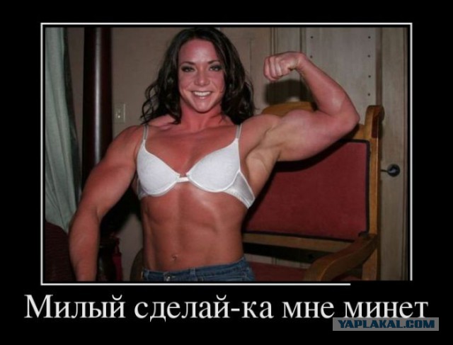 Фитнес модели в вечерних платьях