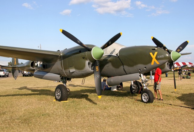 Многоцелевой истребитель P-38 «Lightning»