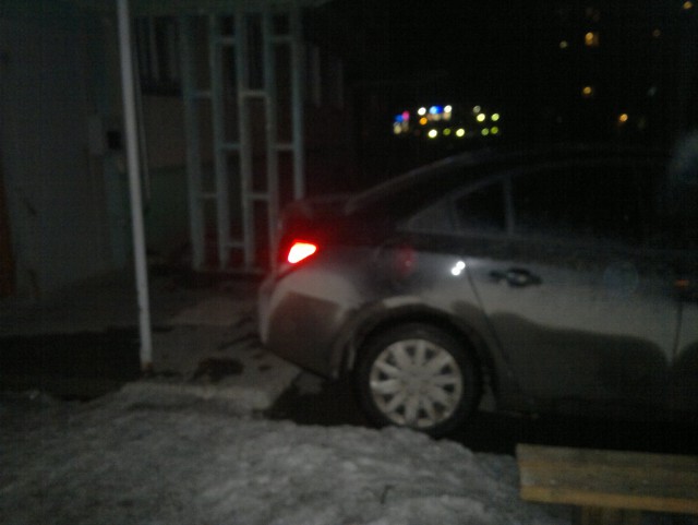 Припарковалась и заблокировал подъезд! Я ж не знала!