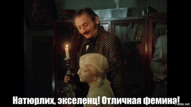 Девушки и женщины дома. Ждут, наверное, кого-то...
