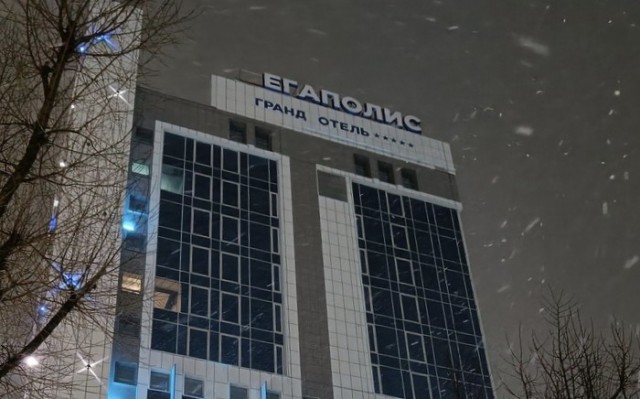 Пятизвёздочный сервис в исполнении охранника лучшей смоленской гостиницы "Мегаполис".