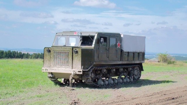 Подземелья брошенной в Арктике башенной береговой батареи №10 на о.Кильдин