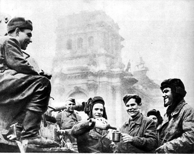 2 мая 1945 года