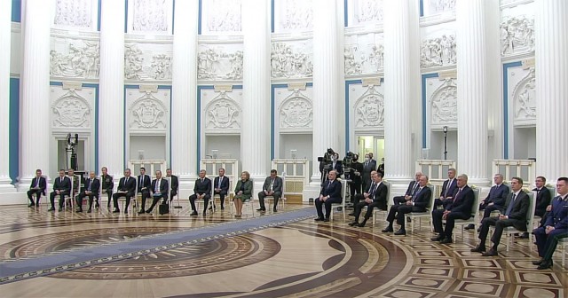 Пожар от сбитой ракеты в Курске