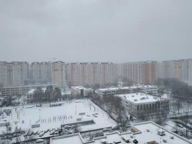 Москву завалило снегом. В столицу вернулась зима из-за циклона «Зион»