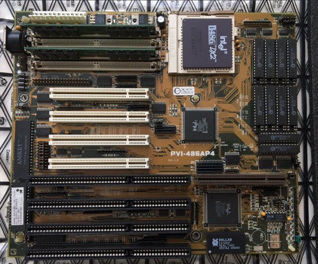 Linux прекращает поддержку процессоров Intel 486 и ранних Pentium