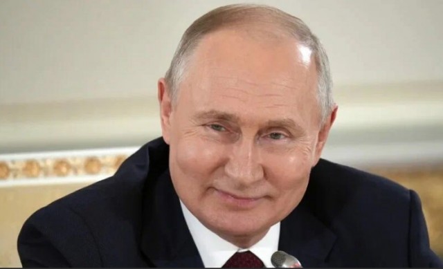 Александр Лукашенко заявил, что не планирует выдвигаться на новый президентский срок и вовсе хотел уйти.