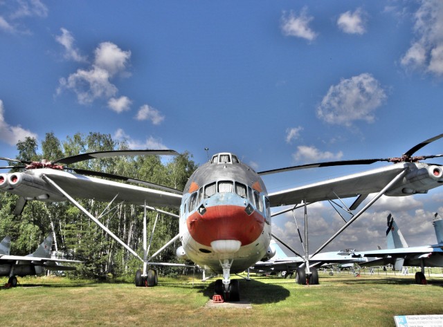 Вертолет-музей В-12