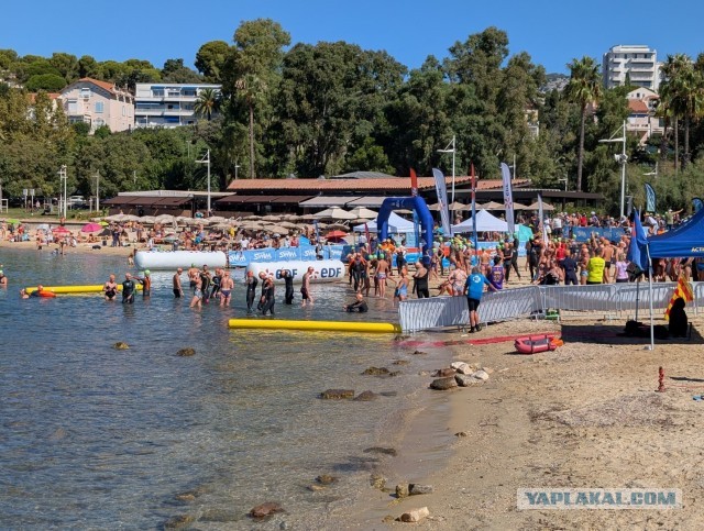 Заплыв летом в море, город Тулон