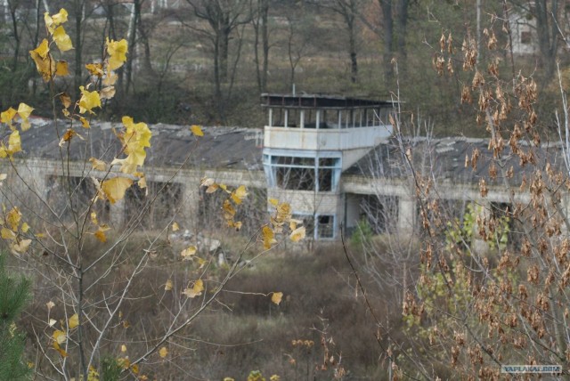 Заброшенная танковая база.