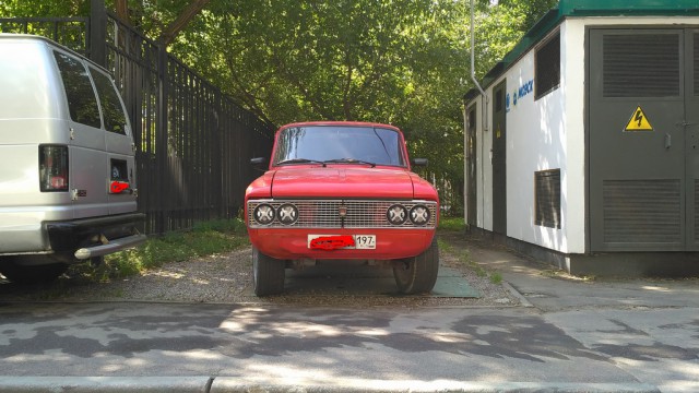 Капсула гниения: Москвич 2140 80-го года. Простоял 25 лет в сыром гараже