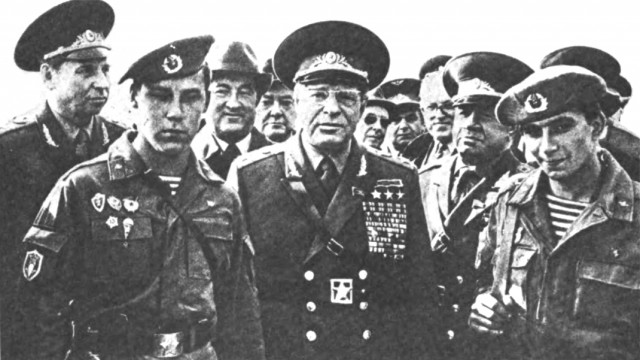 Про армию и про их главнокомандующего, Зверева.