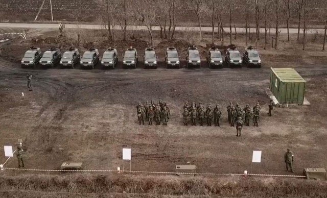 В Луганске и Донецке появились новые военные внедорожники УАЗ «Патриот»