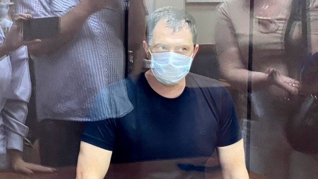 Задержанный за взятки глава Ставропольского ГИБДД отрекся от дворца с позолоченными унитазами