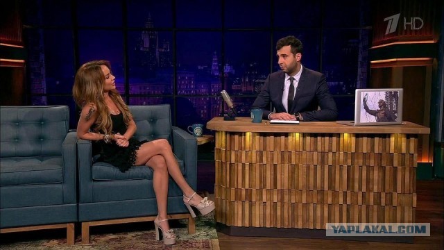 Певица МакSим пришла в себя. Она разговаривает знаками и находится в ясном сознании.