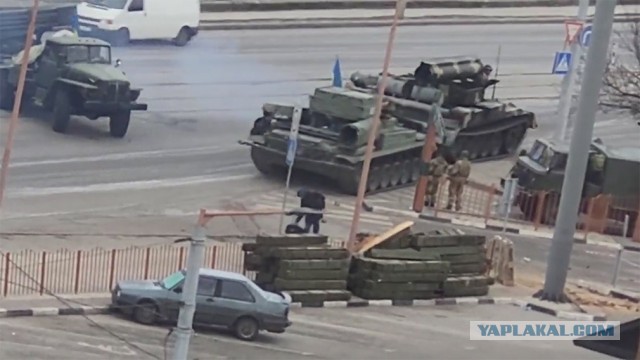 Попадание ракеты в жилой дом в Киеве