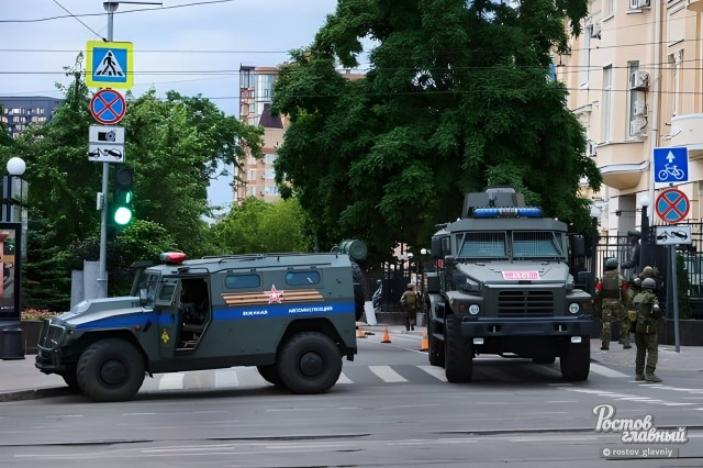 Евгений Пригожин в штабе ЮВО в Ростове