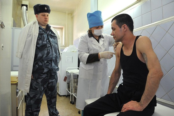 Тяжелобольных зэков (вич, гепатит, туберкулёз) предлагаем освободить