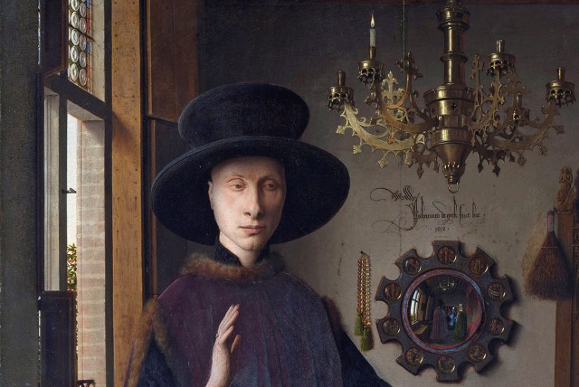 Лицо Путина переходит из века в век, а на руке у него символ власти