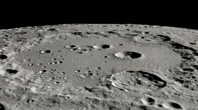 Ученые НАСА подтвердили, что солнечный ветер способен вызывать образование воды на поверхности Луны