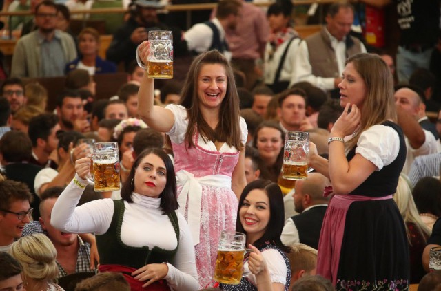 Фотоподборка с крупнейшего пивного фестиваля Октоберфест в Германии