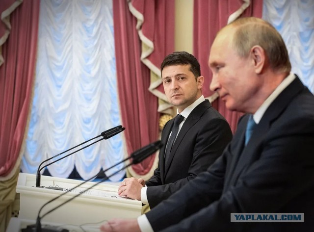 Зеленский предложил Путину сесть за стол переговоров