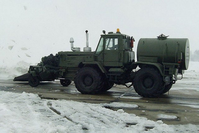 Расчистка дороги от снега