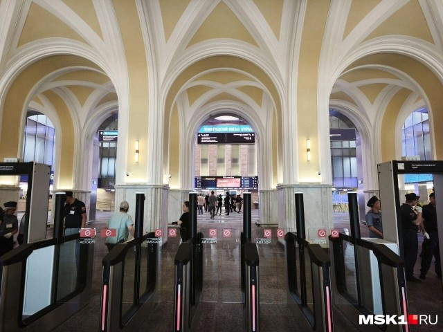 Здание Ленинградского вокзала в Москве открыли после реконструкции