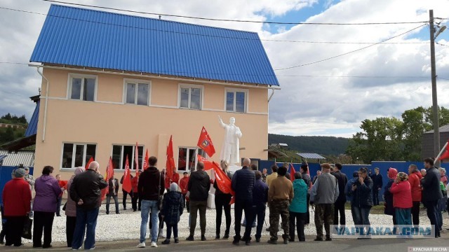 На Урале восстановили памятник Сталину