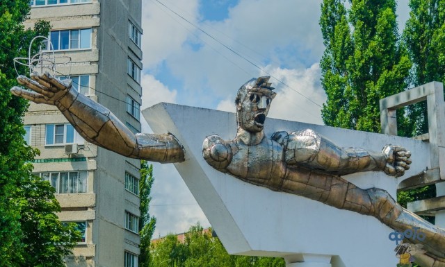 Нововоронежской Алёнке нашли нового хозяина. Монумент будет стоять у главы «Спортцентра»