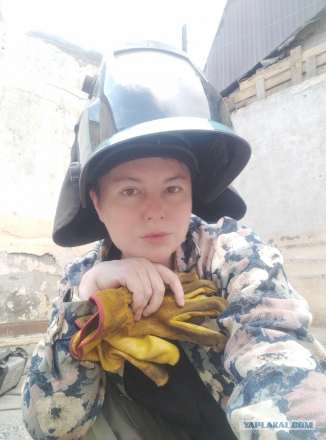 С праздником сварные!
