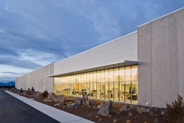 Где хранятся данные Facebook?