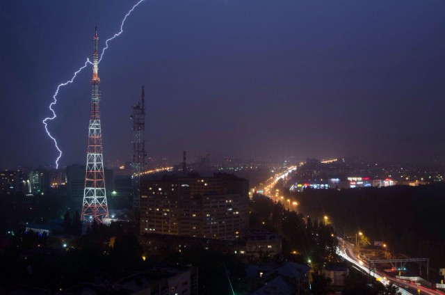 Мне нравится смотреть на город из моего окна,