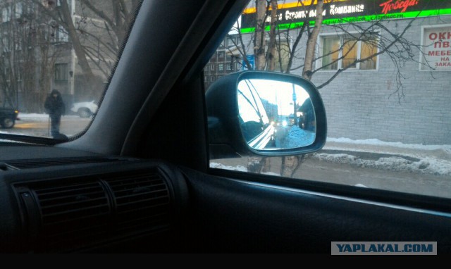 Вот почему в 90-х годах немецкие автомобили имели разные боковые зеркала заднего вида