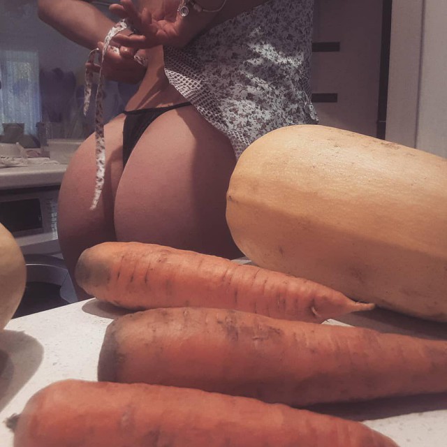 Очаровательный вид сзади