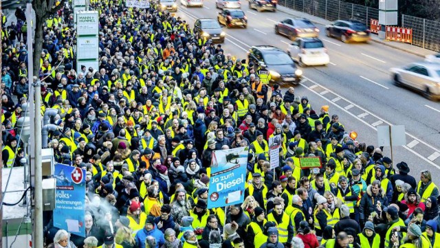 Впервые вводятся ограничения для владельцев старых автомобилей. Пока только в Москве