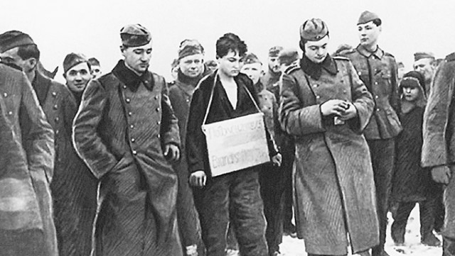 29 ноября 1941 года на эшафот в подмосковной деревне Петрищево ступила Зоя Космодемьянская