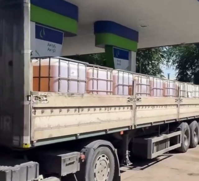 В Ростове на Дону перекуп сжёг АЗС и 21 машину