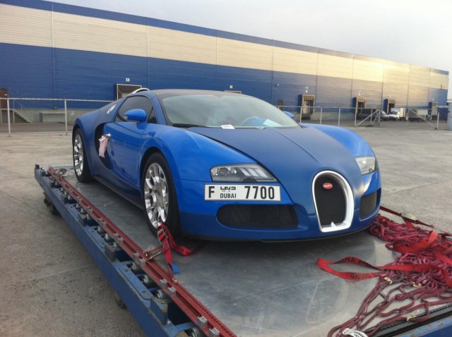 Разорительный суперкар. Почему простая замена масла в Bugatti Veyron стоит 1300000 рублей