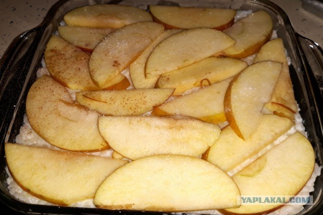 Рисовая бабка с яблоками. И цветочки