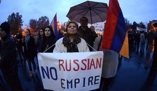 Высокоточная война. Дроны уничтожают танки, РСЗО и пушки в Нагорном Карабахе
