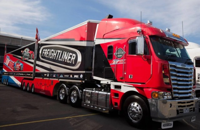 Почему американский тягач Kenworth W900 выпускается с 1961 года и по сей день?